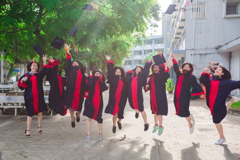 Unlocking Career Opportunities: Working in the USA After Graduation as an International Student